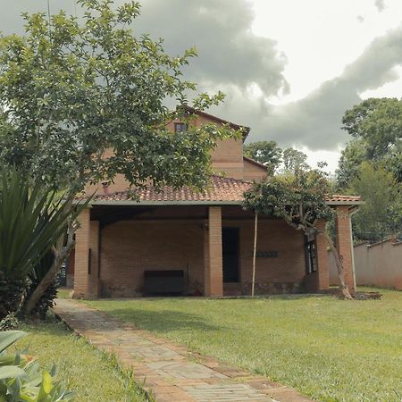 Em Tiradentes, Minas Gerais, Casa Tipica E Espacosa Em Terreno Arborizado מראה חיצוני תמונה
